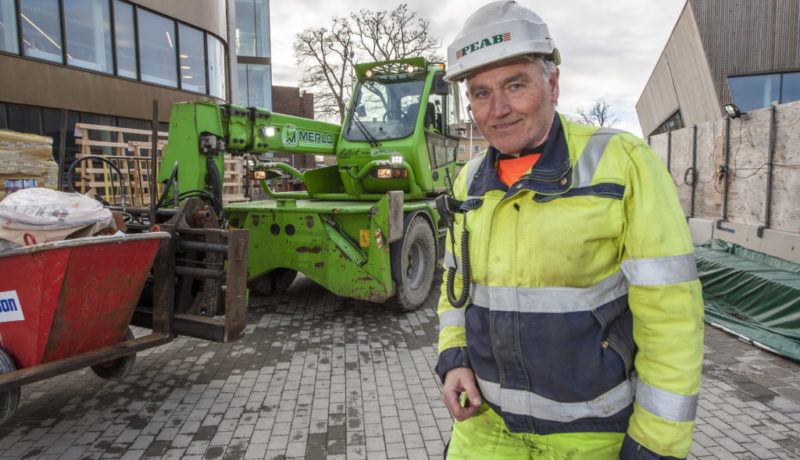 Lars-Erik har haft teleskoplastare i 30 år. Nu vill han byta till senaste modell, ett investeringsbeslut kan komma senare i år.